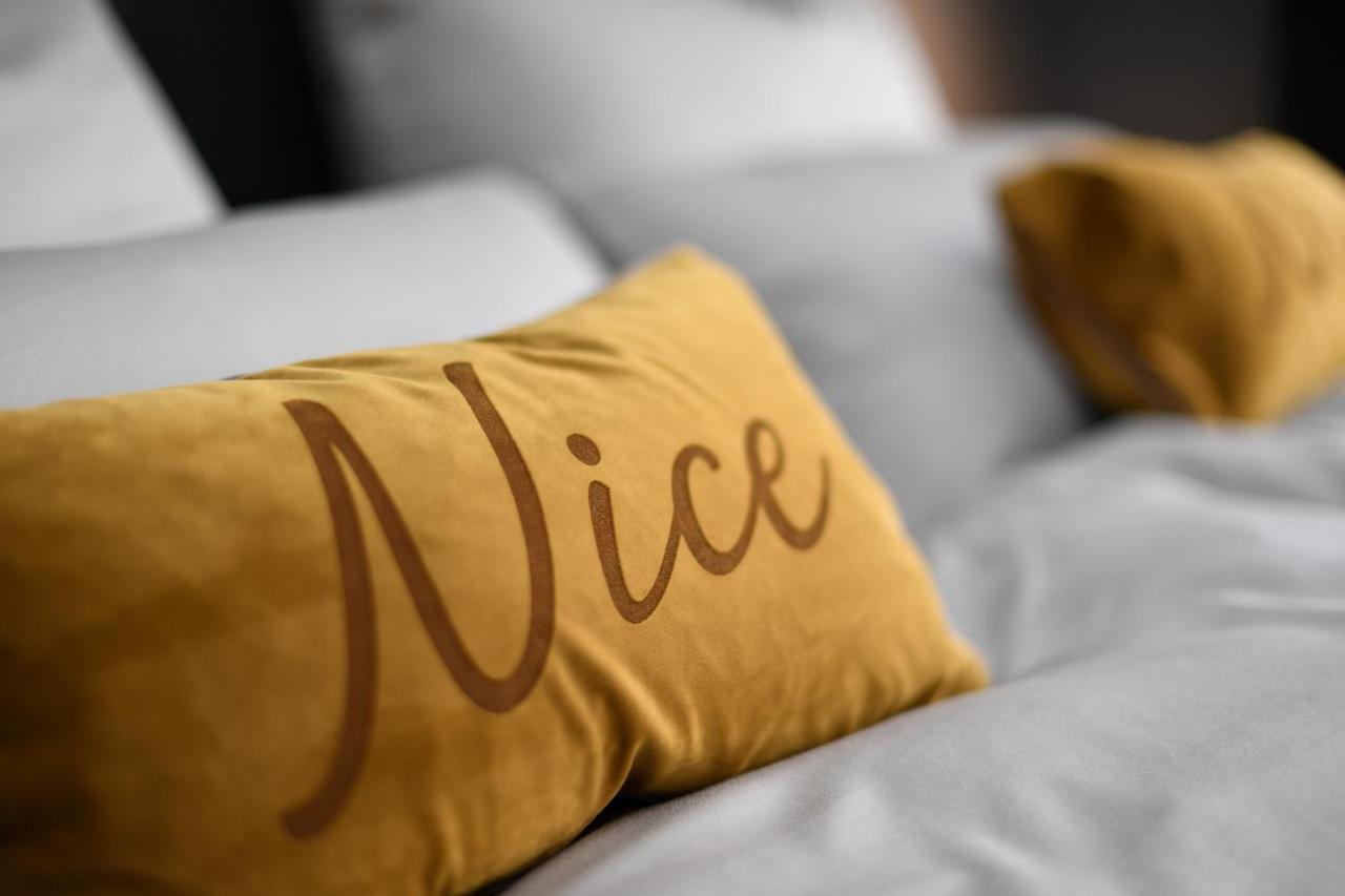 Hotel Nice Laupheim Extérieur photo