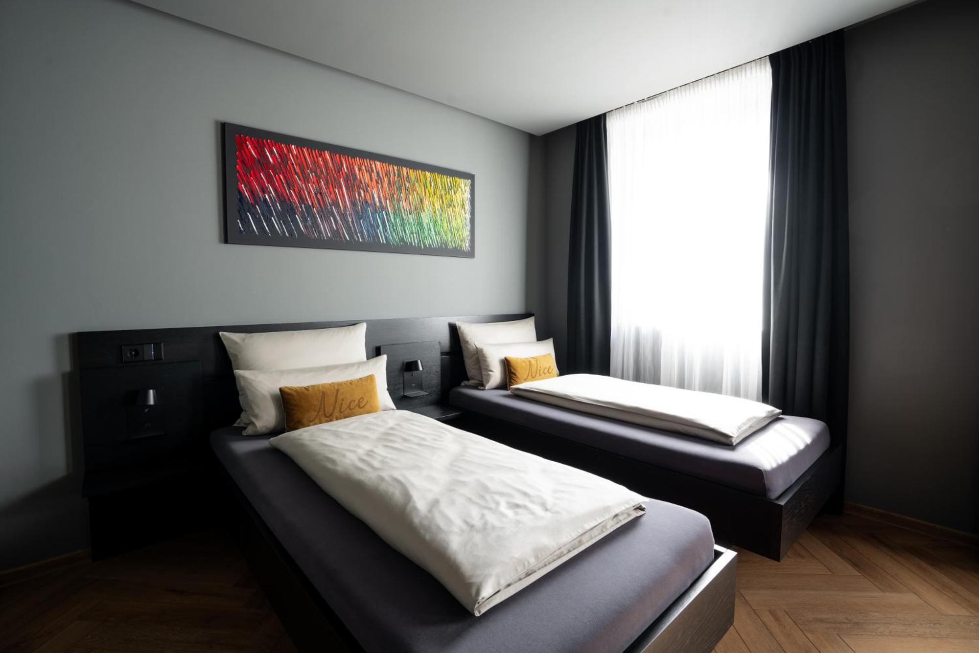 Hotel Nice Laupheim Extérieur photo