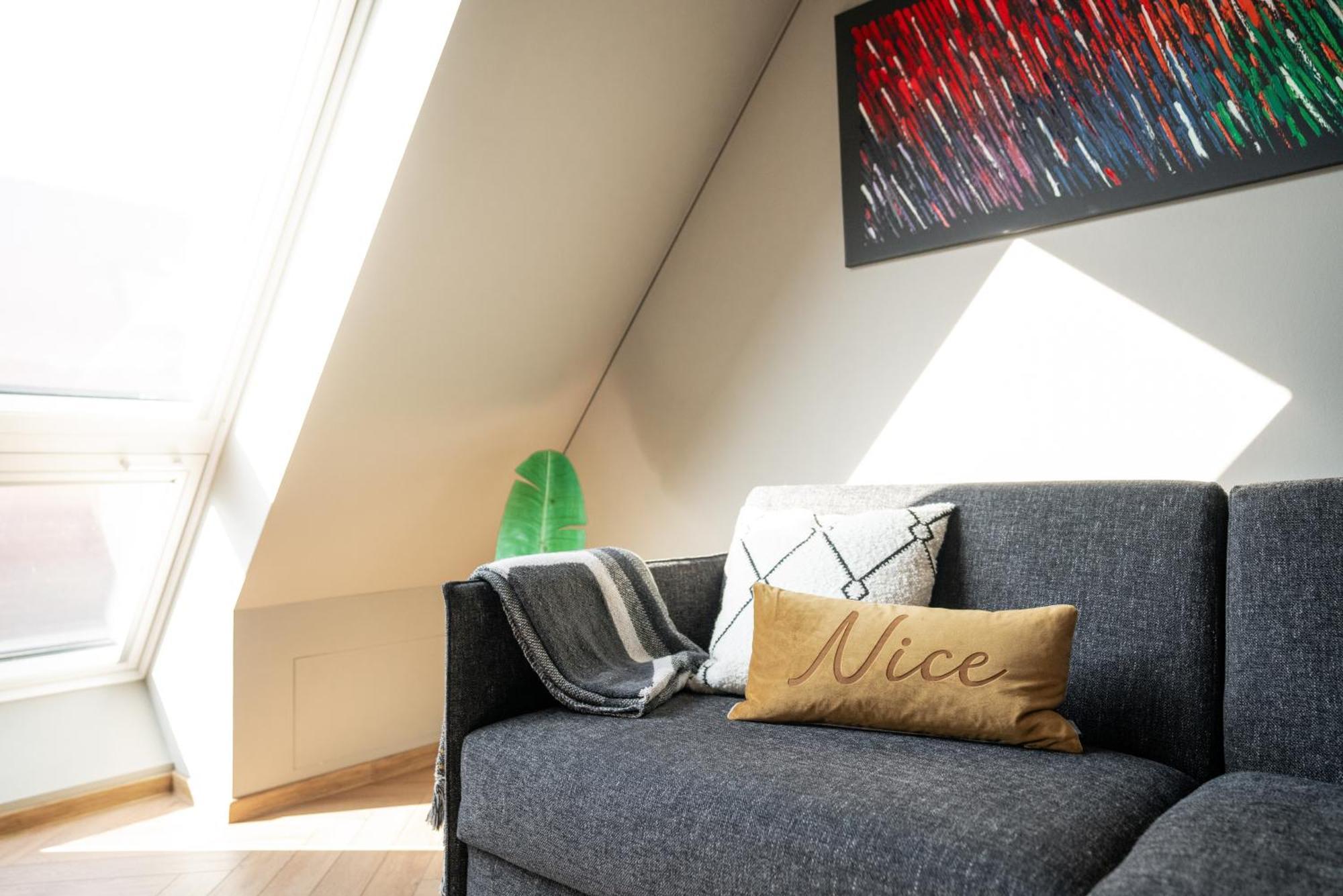 Hotel Nice Laupheim Extérieur photo