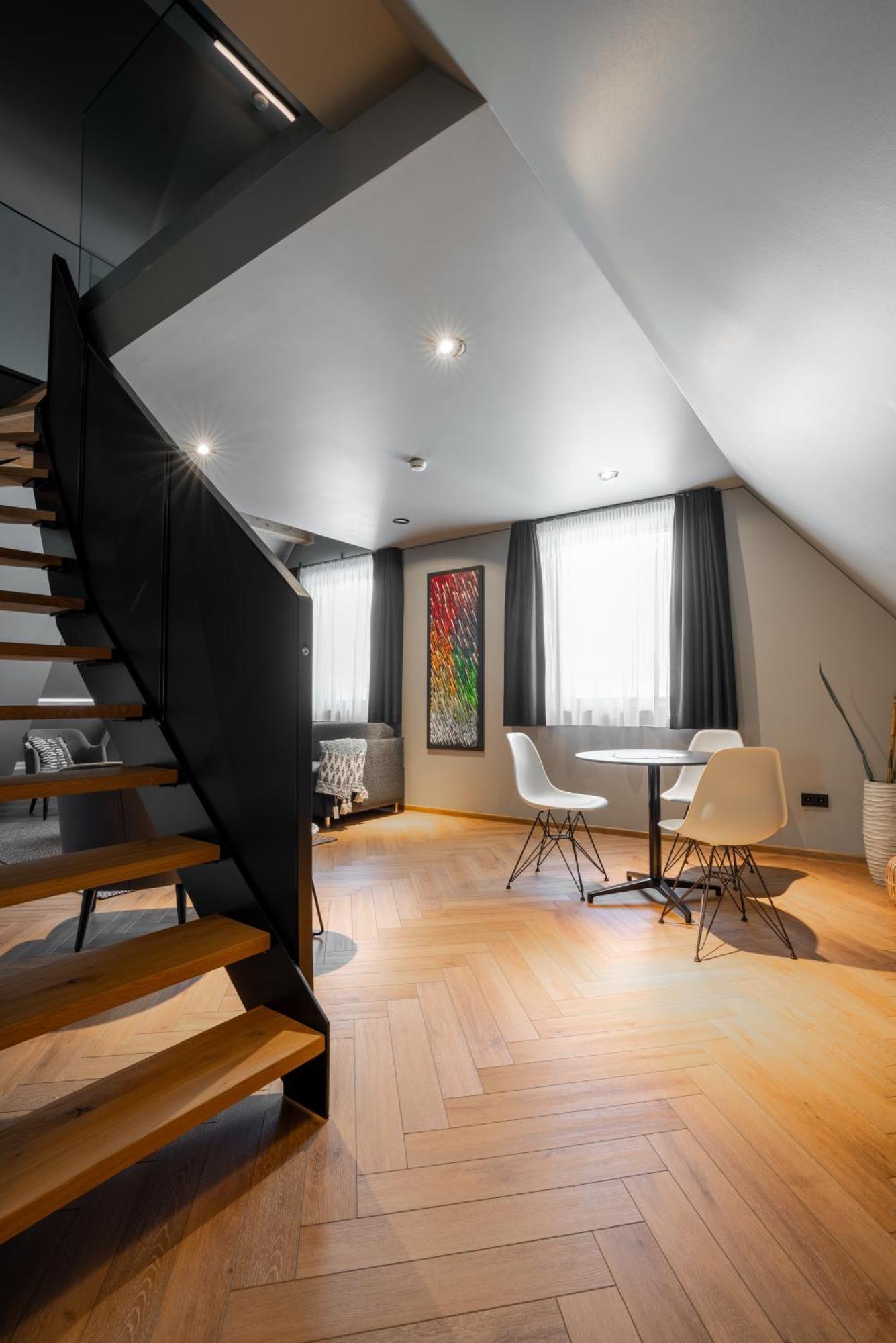 Hotel Nice Laupheim Extérieur photo